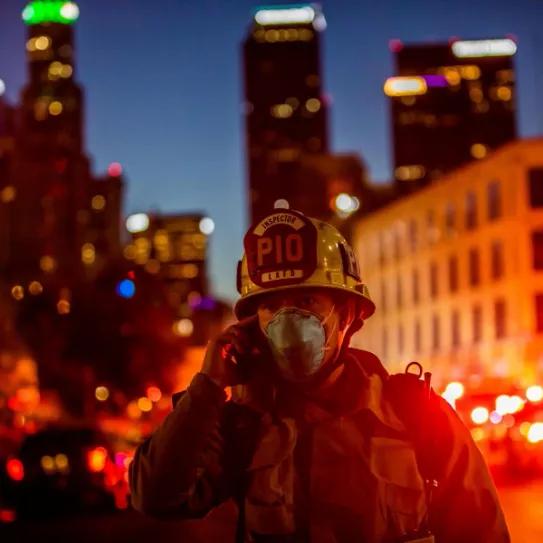 11 bomberos heridos en una explosión en empresa de aceite de hachís de Los Ángeles 