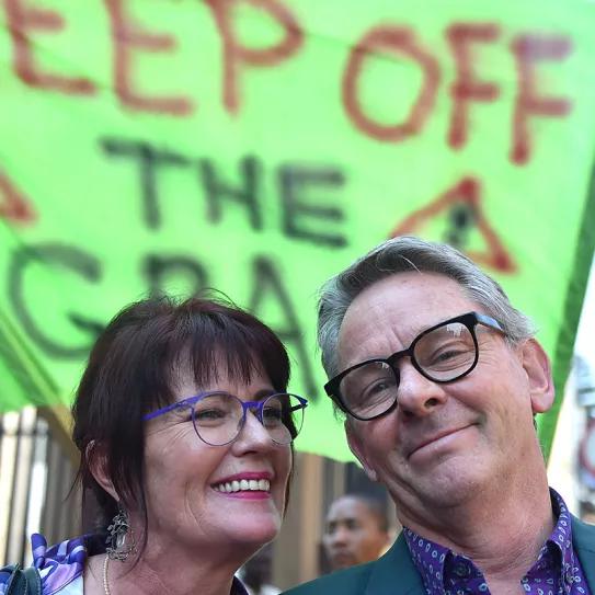 Activista Julian Stobbs (“pareja Dagga”) asesinado en un robo