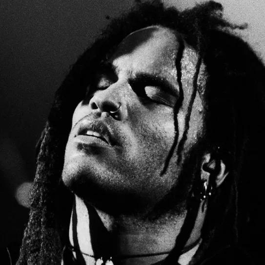 Lenny Kravitz descubrió a Led Zeppelin y la weed el mismo día de instituto
