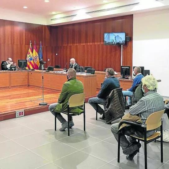 Un juicio por una plantación de cáñamo industrial podría acabar los dueños en prisión
