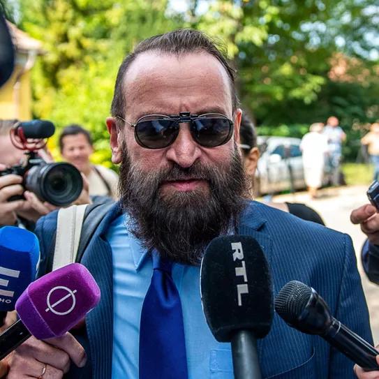 Pillan a un eurodiputado homófobo de Hungría en una orgía gay con drogas 