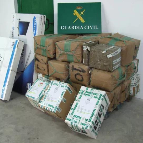 El Supremo condena a cuatro guardias civiles por meter 733 kilos de hachís en Fuerteventura