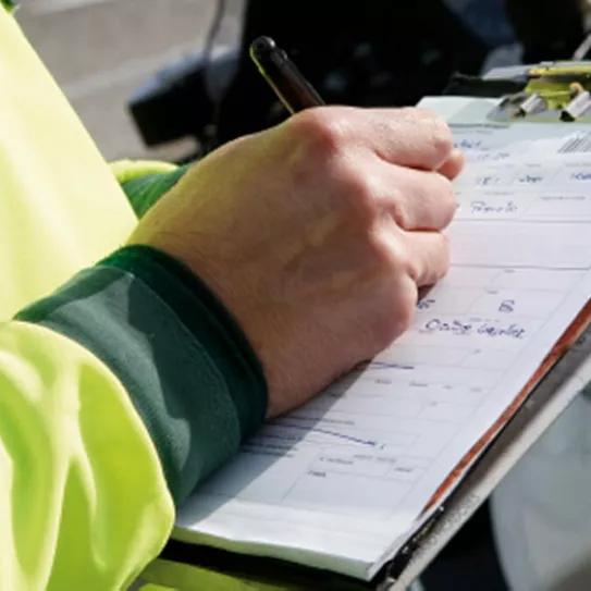 Un juez de Murcia anula una multa de drogas y dice que un ayuntamiento no puede imponerlas