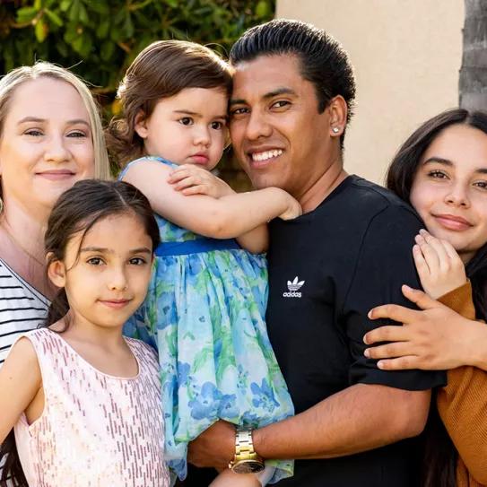 Dos años sin poder volver a casa en California por reconocer su uso de cannabis 