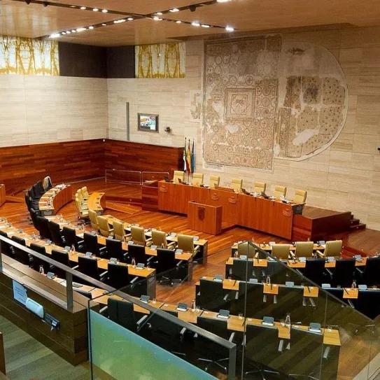 Ciudadanos y PSOE aprueban en Extremadura una PNL por la legalización del cannabis medicinal 