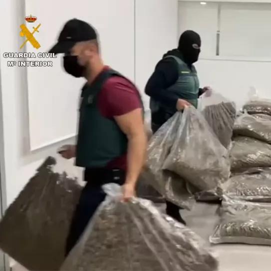 La Guardia Civil interviene 5,6 toneladas de marihuana en Almería 