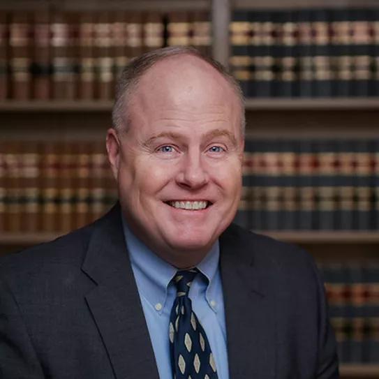 Un juez ordena detener a una mujer víctima de violencia de género durante su juicio por decir que fumó cannabis