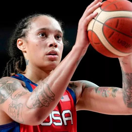 Rusia detiene a una famosa jugadora de baloncesto estadounidense por tenencia de cannabis