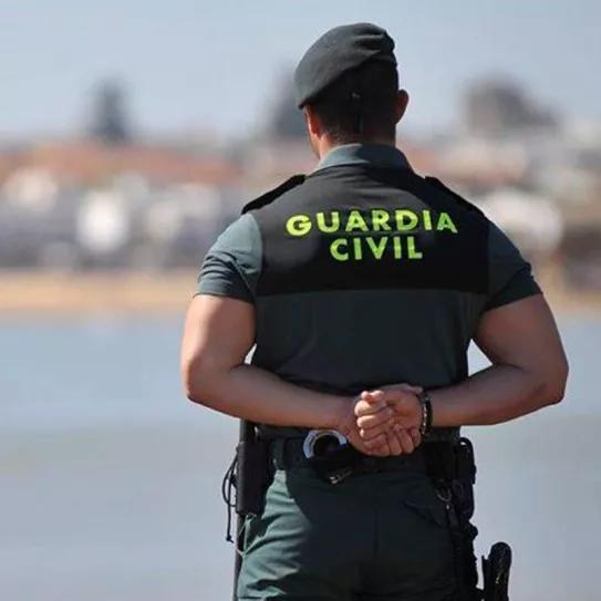 Suspenden a un Guardia Civil que fue a comprar cocaína en horario de servicio