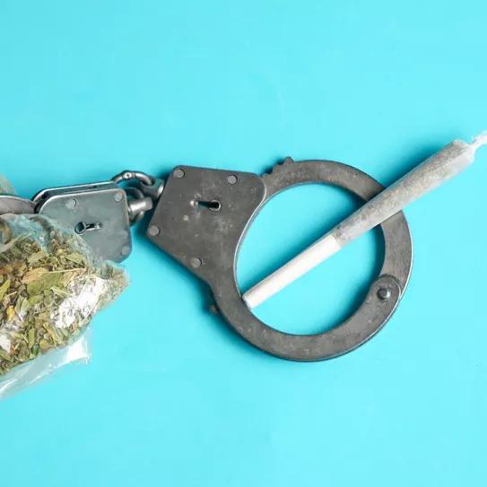 Oregón indulta a 45.000 condenados por marihuana