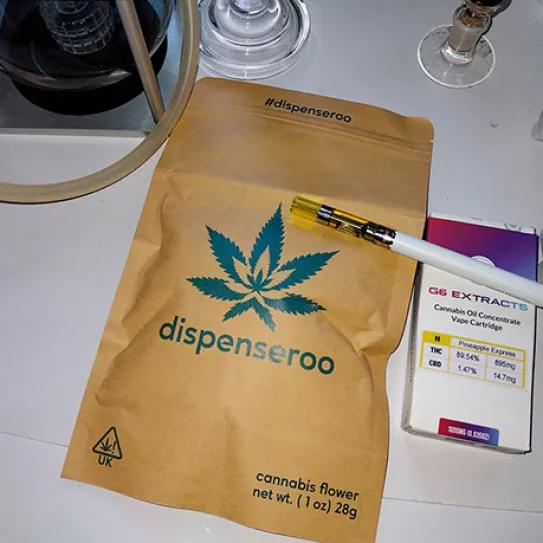 Deliveroo denuncia a una web de venta de marihuana ilegal en Reino Unido 