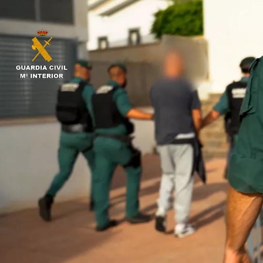 Detienen a una banda que traficaba con marihuana oculta en ayuda para Ucrania