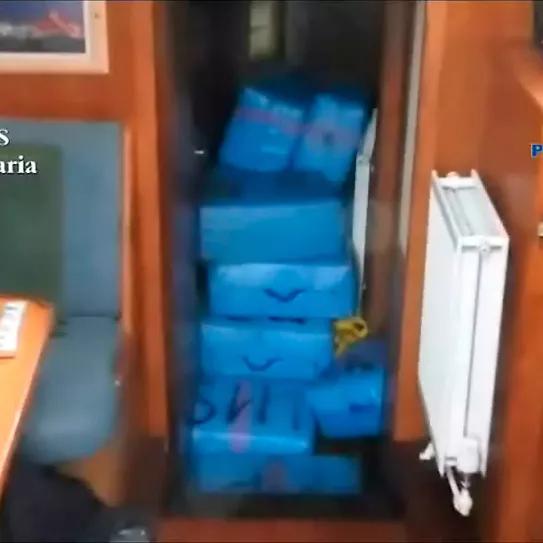 Intervienen un velero cargado de hachís que pidió ayuda por mal temporal