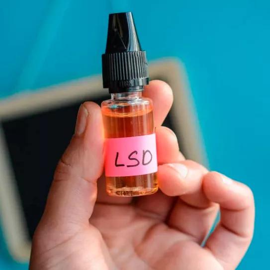 Alemania legaliza los derivados del LSD por una coma mal puesta 