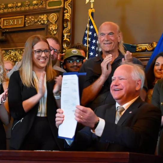 Minnesota aprueba la legalización del cannabis y otras dos leyes más sobre drogas 