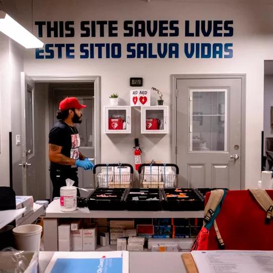 Las salas de consumo seguro de NY ya han revertido 898 sobredosis potencialmente mortales