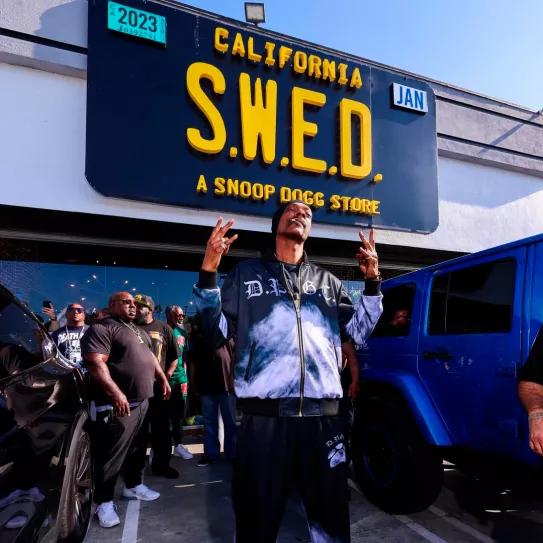 Snoop Dogg abrió su primer dispensario de cannabis en Los Ángeles