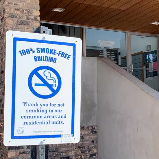 Minnesota permite fumar cannabis en espacios públicos, pero prohíbe hacerlo en apartamentos