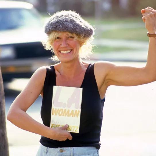 Eve Babitz, la autora que no pasó mucho tiempo sobria y vuelve a estar de moda