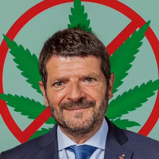 El Ayuntamiento de Barcelona vuelve a amenazar con cerrar los Clubes Sociales de Cannabis