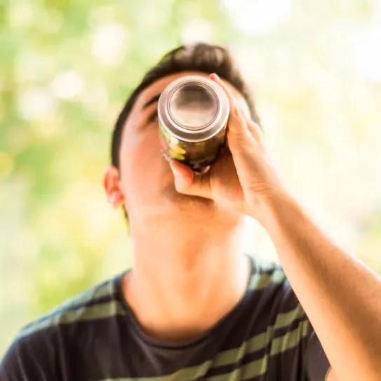 Varias empresas buscan voluntarios para probar bebidas con infusión de THC