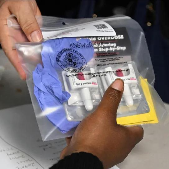 EE. UU. registra la mayor caída anual de muertes por sobredosis