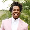 Jay-Z saca su línea de marihuana