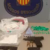Droga y objetos "hallados" en el interior del vehículo.