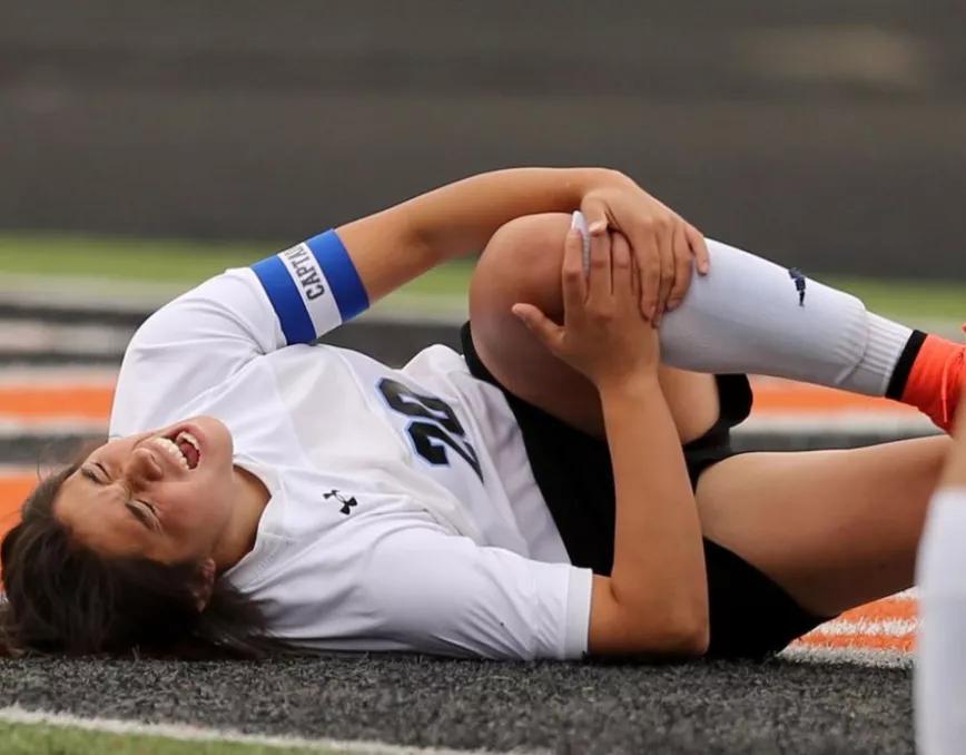 Reducir el dolor: Ya sabemos que el CBD es útil para rebajar dolores y evitar opiáceos. Un buen canuto no arregla una pierna rota pero ayuda a pasar mejor el trago.