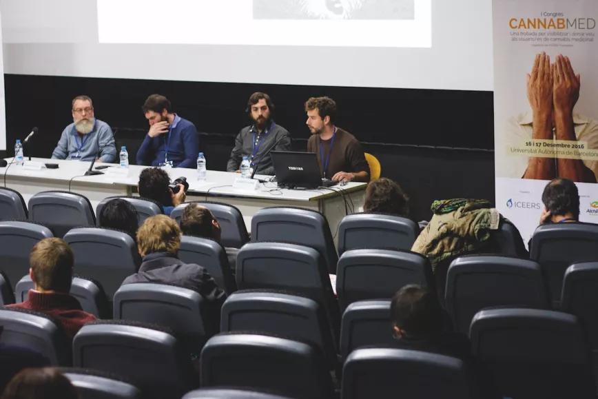 Mesa sobre la investigación con CBD, el cannabinoide "de moda" por sus aplicaciones terapéuticas