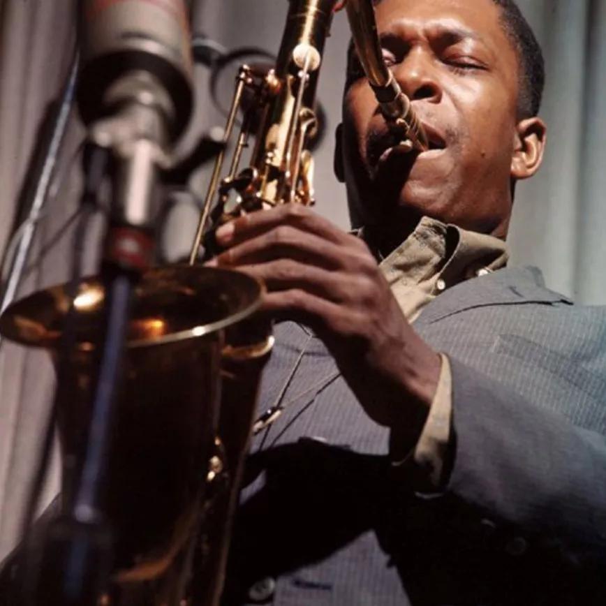 Jazz: Las primeras canciones sobre el cannabis fueron de este estilo, será más tarde con gente como John Coltrane que entrasen otras drogas en el menú.