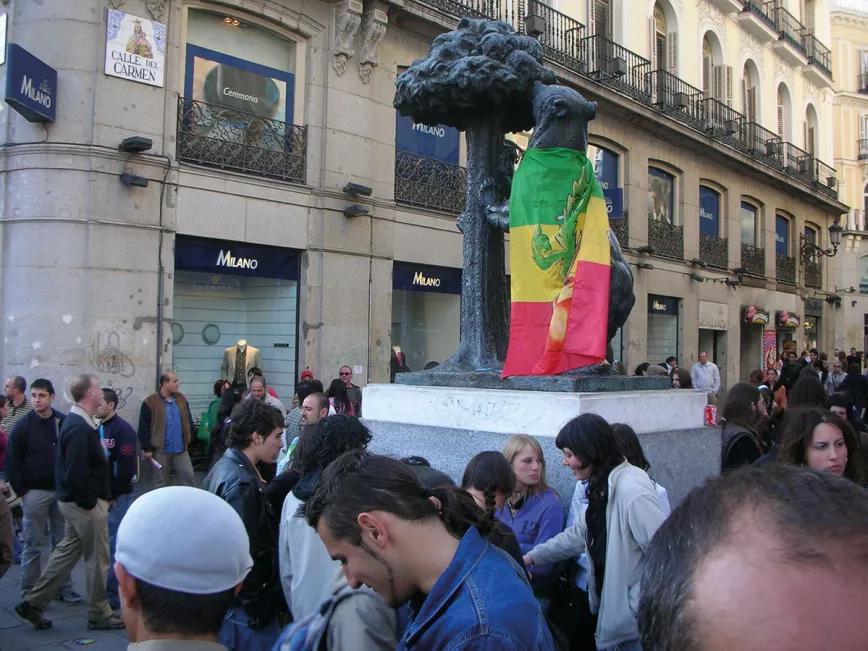 Aquel año el oso también fumó y los madroños le supieron más ricos que nunca.