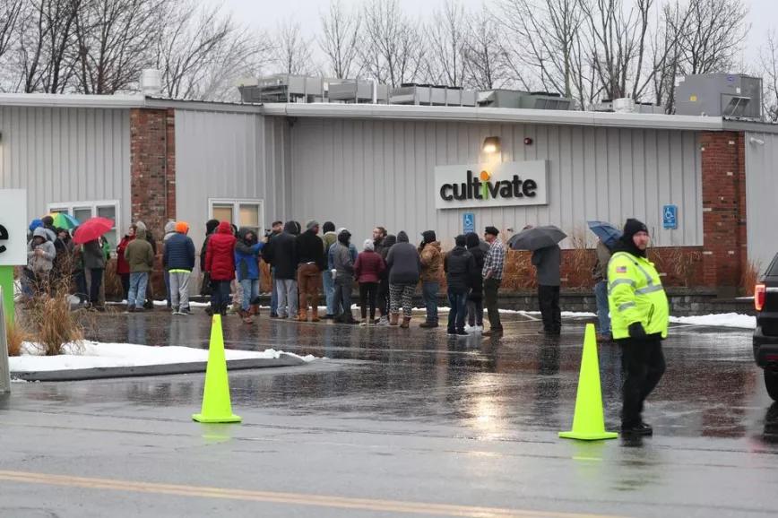 Las imágenes de la felicidad: Massachusetts en su primer día de venta legal