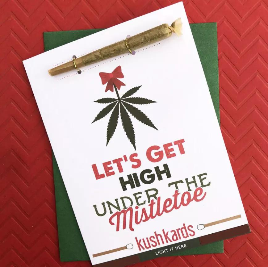Holiday Joint Cards de KushKards: tarjetas para celebrar la Navidad hay muchas, pero que vengan con un porro, no tantas. Este sí que es la clase de Christmas que uno querría.  