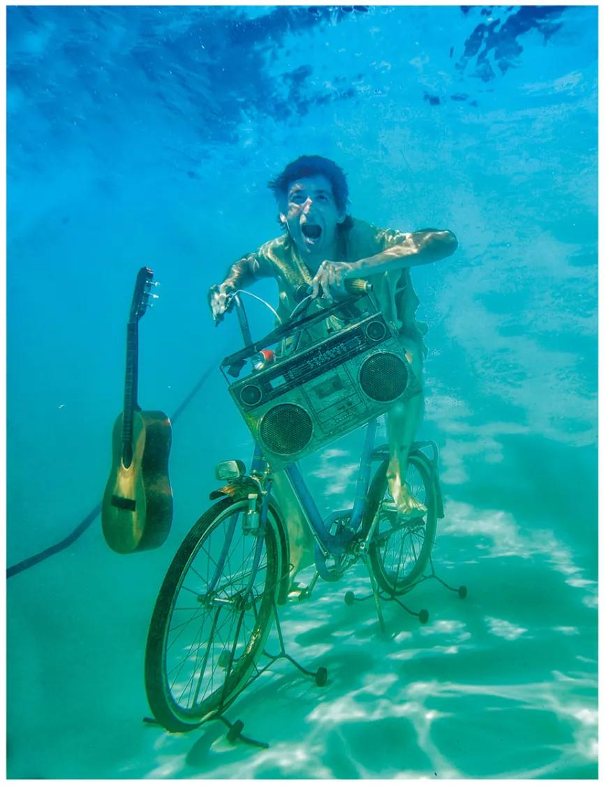 Albert Pla bajo el agua