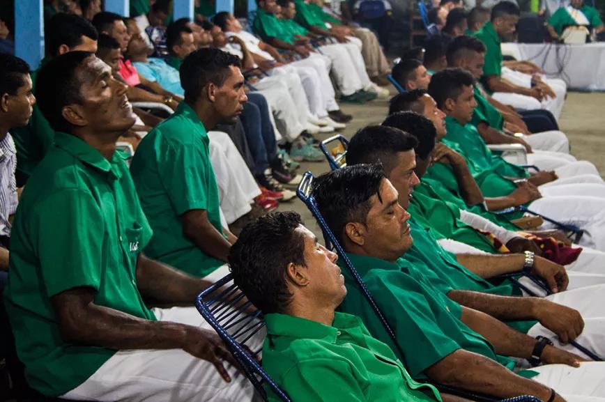 Esperando el trance del ayahuasca