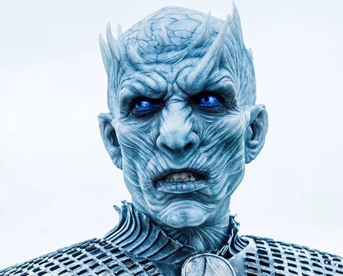 El rey de la noche y su ejército de muertos: Blue Widow