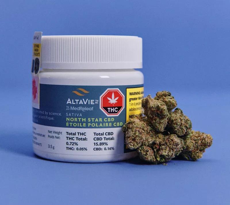 NORTH STAR de AltaVie: un poco por debajo del 15% de CBD, se caracteriza por su potente aroma a flores. Esta variedad es una combinación de Northern Lights con Afghan genetics.