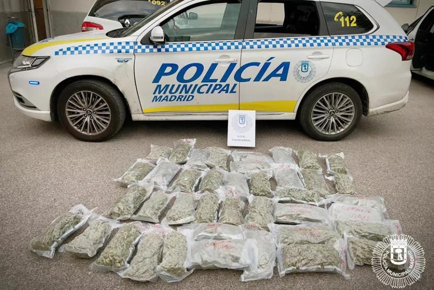 Requisan 21 kilos de marihuana con la inscripción “coronavirus” en la bolsa