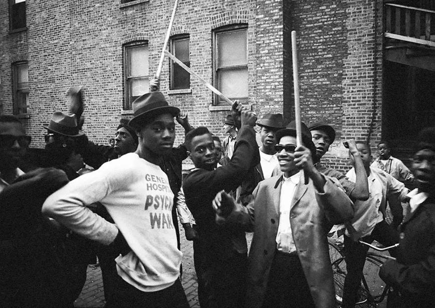 Los Vice Lords, marcando territorio.