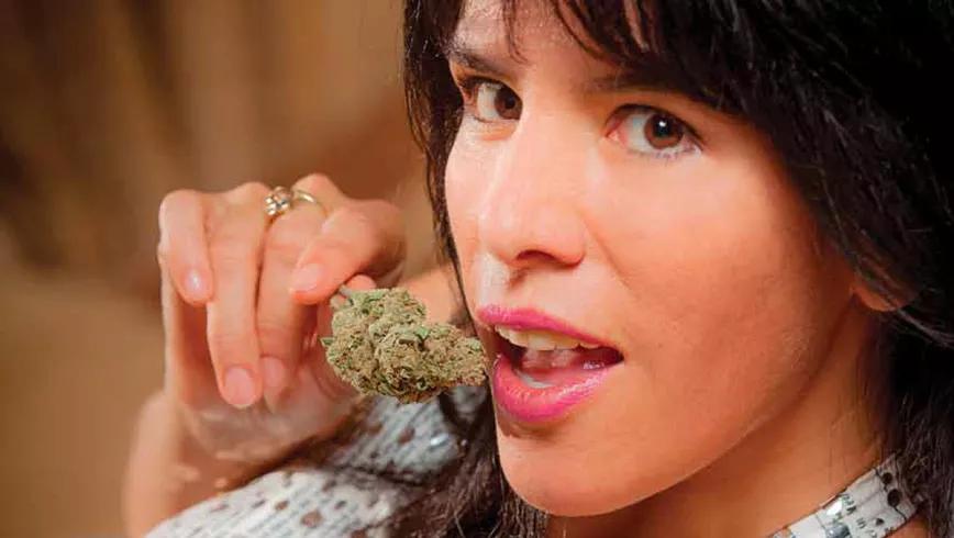 “Cuanto más prohibida, más se consume”. Entrevista a Ana Alvarado