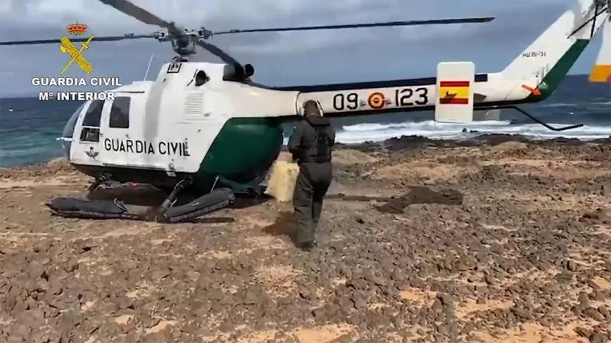 La Guardia Civil rescata 300 kg de hachís en la costa de Lanzarote y Fuerteventura