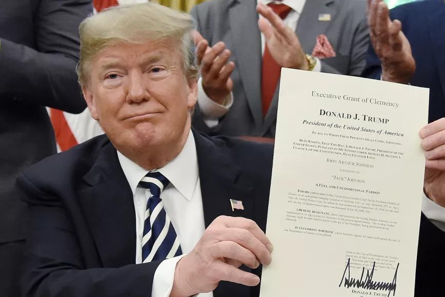 Trump concede varios indultos a personas condenadas por delitos de drogas
