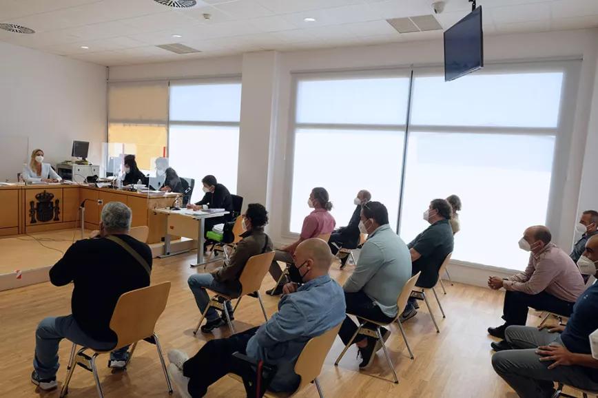 La Audiencia de Palma condena con penas de prisión y multas a 13 miembros del club Acmefuer