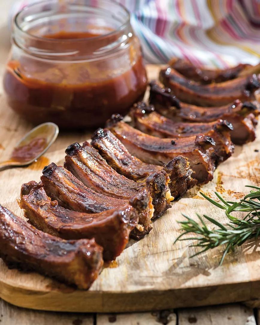 Costillas a la brasa con barbacoa de naranja y Red Dwarf 