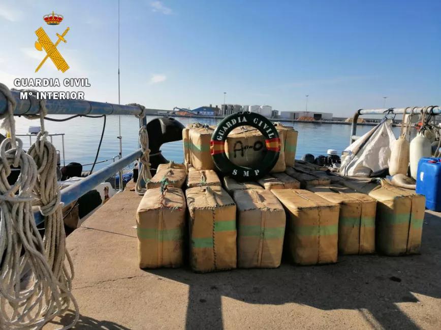 Tres Guardias Civiles acusados de narcotráfico son juzgados en Málaga