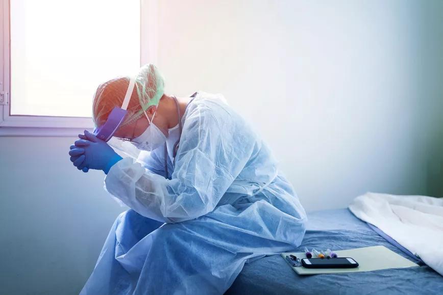 Un estudio prueba el CBD para aliviar el estrés de los sanitarios durante la covid-19 