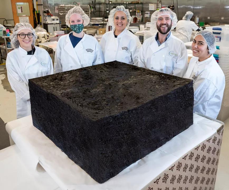 Cocinan en brownie de marihuana más grande del mundo: 385 kilos y 20.000 mg de THC