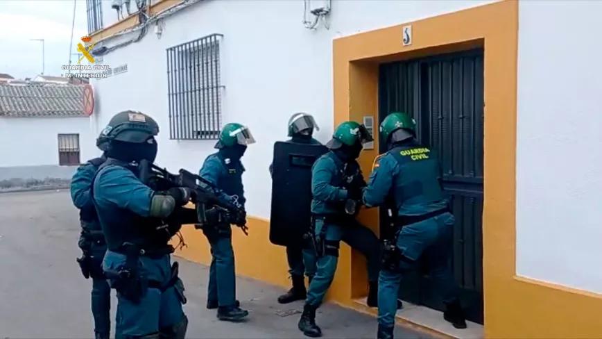 La policía detiene a una banda que utilizaba menores para la venta de drogas en Sevilla