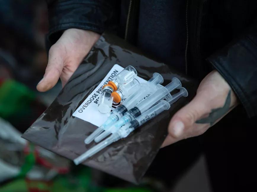 Nueva York instalará máquinas expendedoras gratuitas de naloxona para prevenir sobredosis